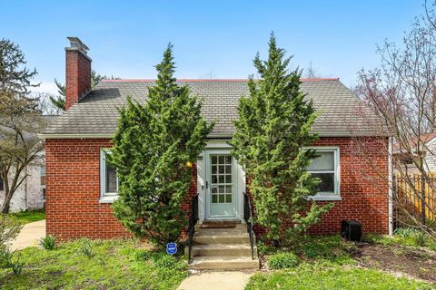 Photo of 545 N Columbia Avenue, Columbus, OH 43209 (MLS # 226011051)