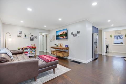 Tiny photo for 3958 La Rosa Court, Grove City, OH 43123 (MLS # 226007329)