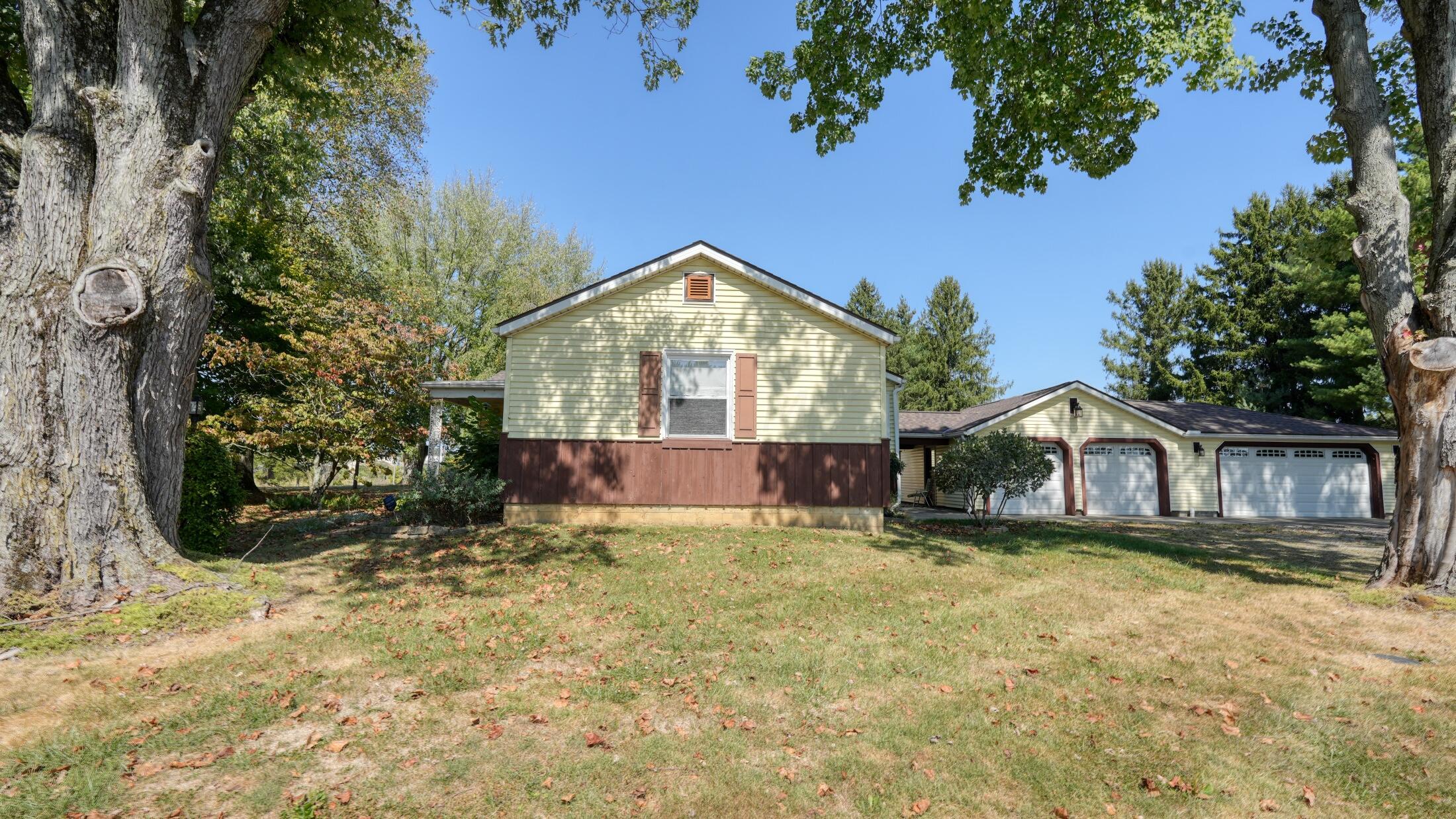190 Airport Road, Zanesville, Ohio image 1