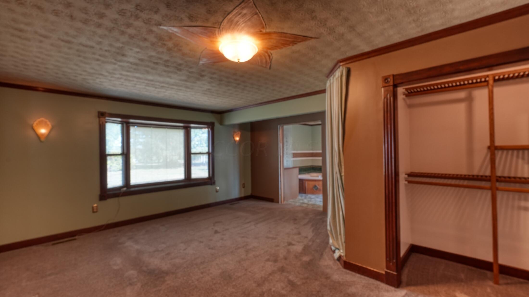 190 Airport Road, Zanesville, Ohio image 30
