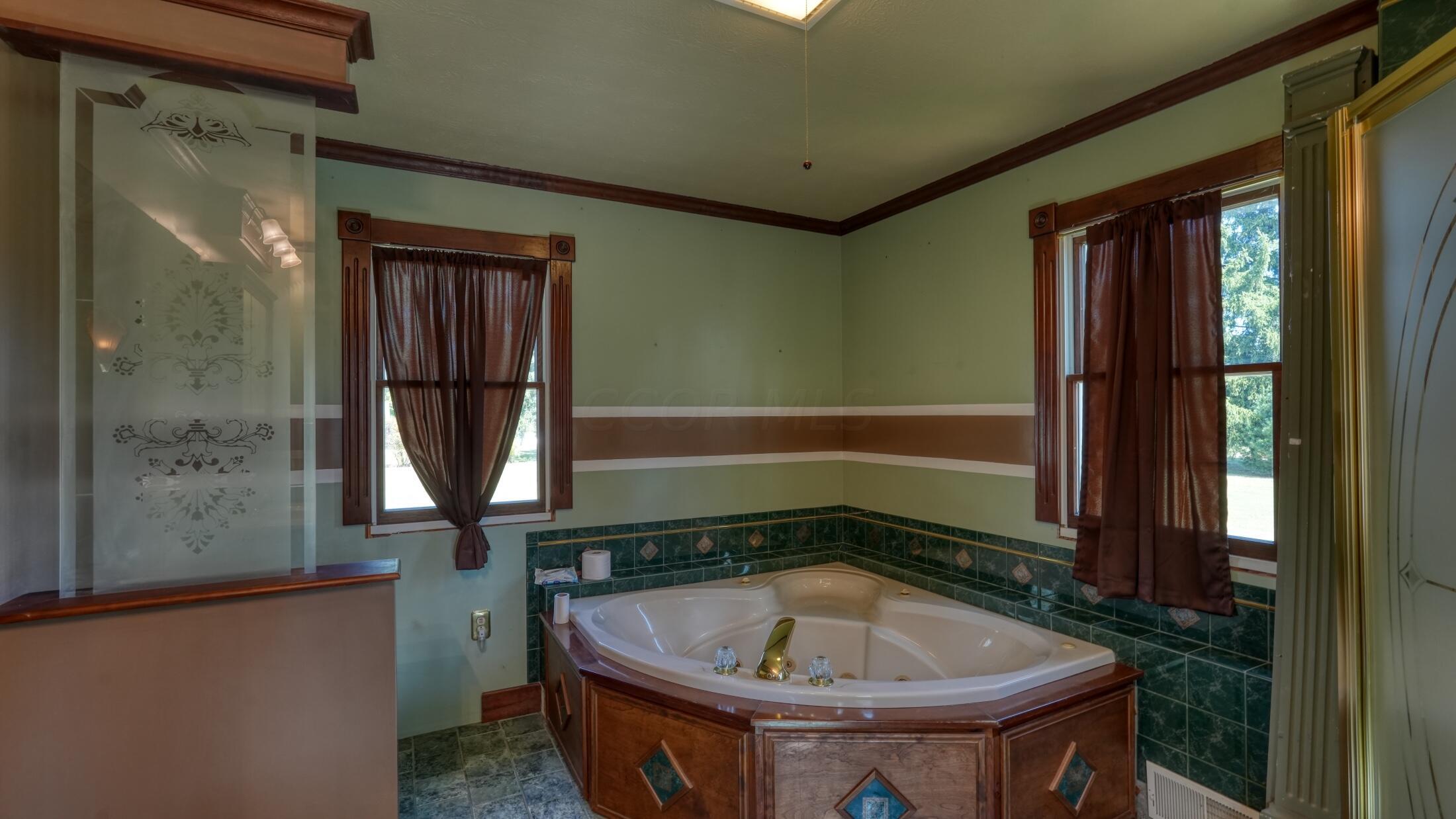 190 Airport Road, Zanesville, Ohio image 11