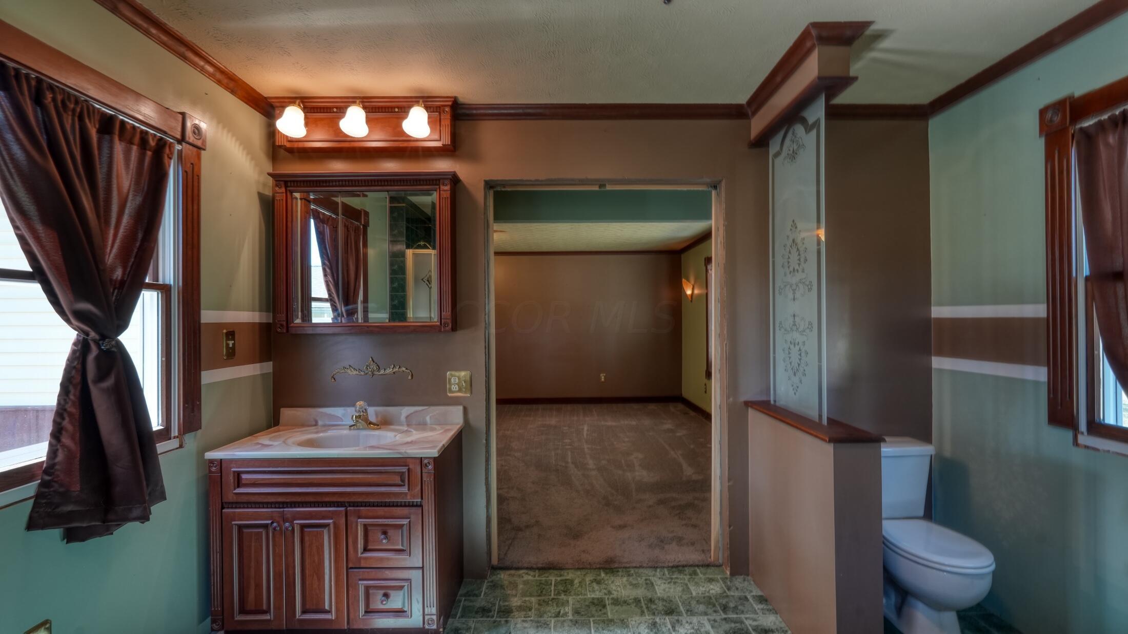 190 Airport Road, Zanesville, Ohio image 32