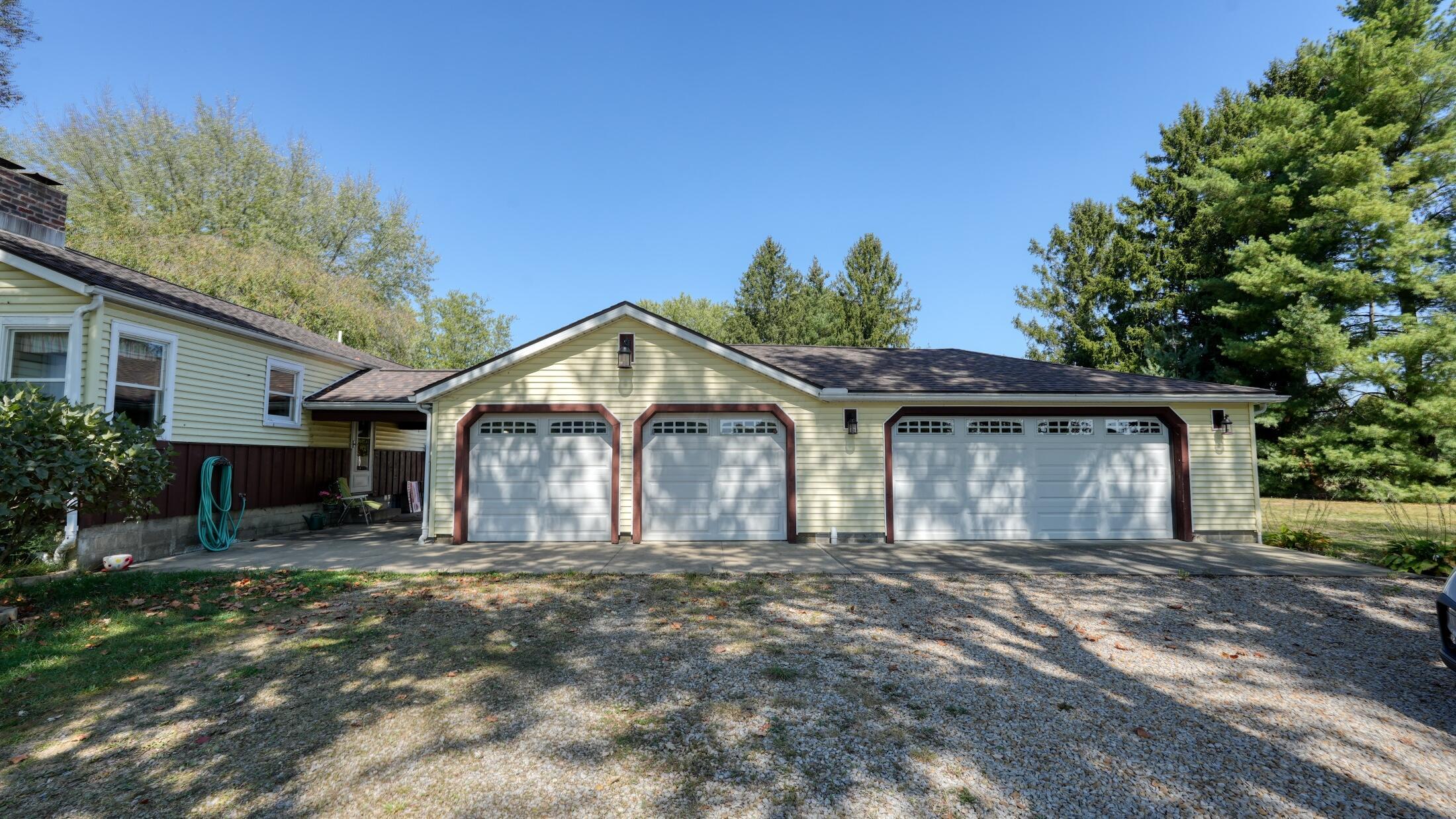 190 Airport Road, Zanesville, Ohio image 4