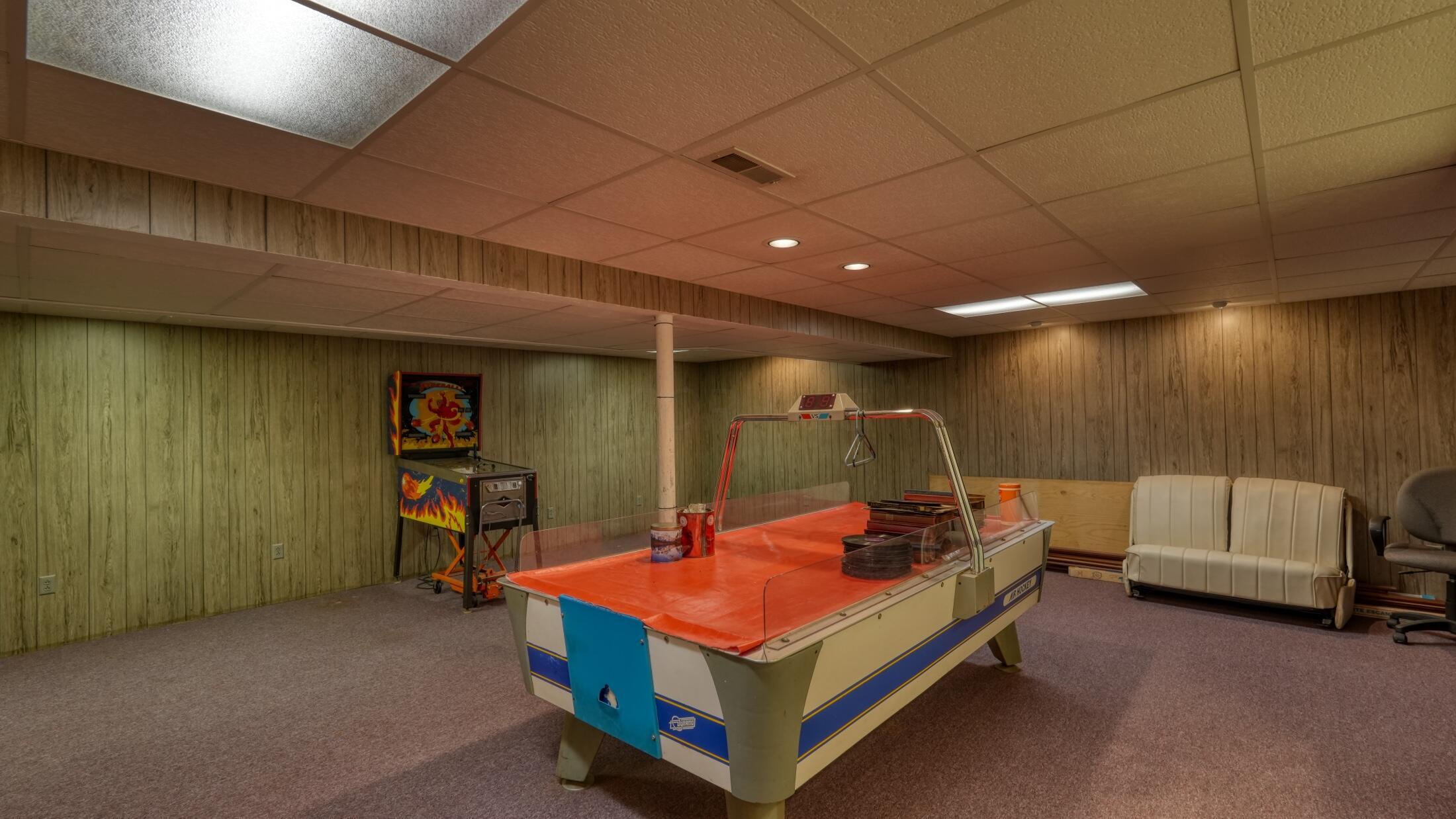 190 Airport Road, Zanesville, Ohio image 39