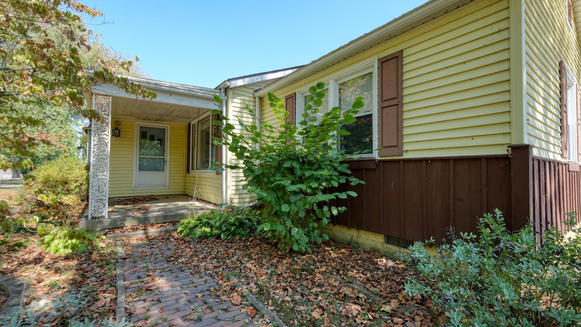 190 Airport Road, Zanesville, Ohio image 2