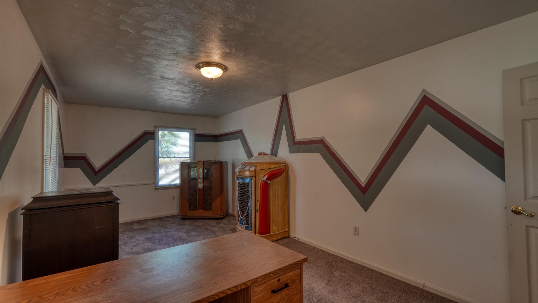 190 Airport Road, Zanesville, Ohio image 36