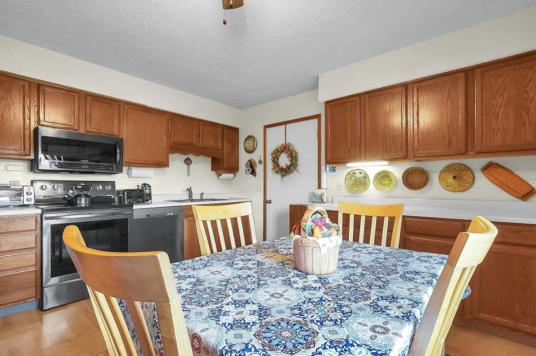 450 Samantha Circle, London, Ohio image 11