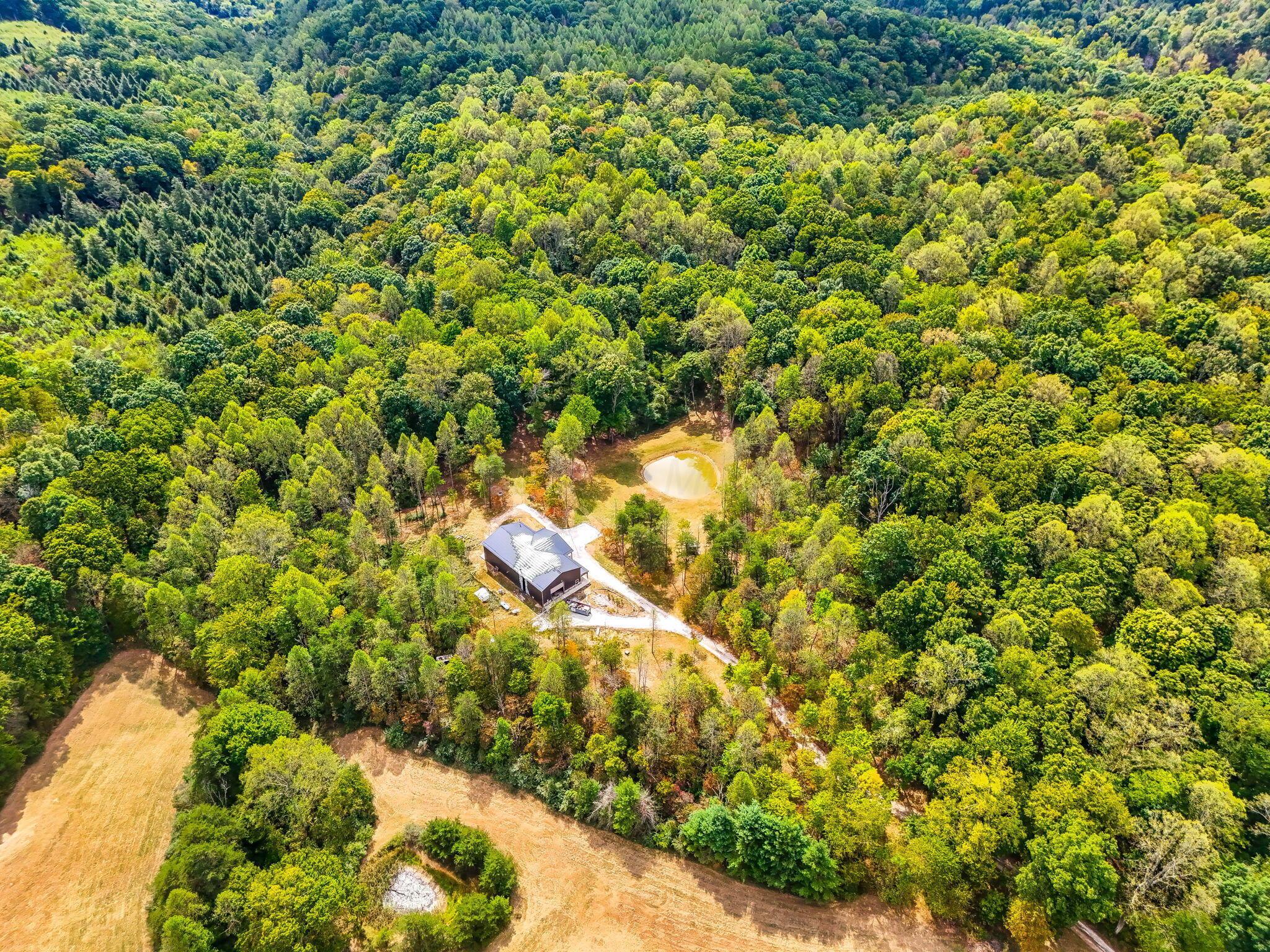 13427 Oh-374, Rockbridge, Ohio image 22