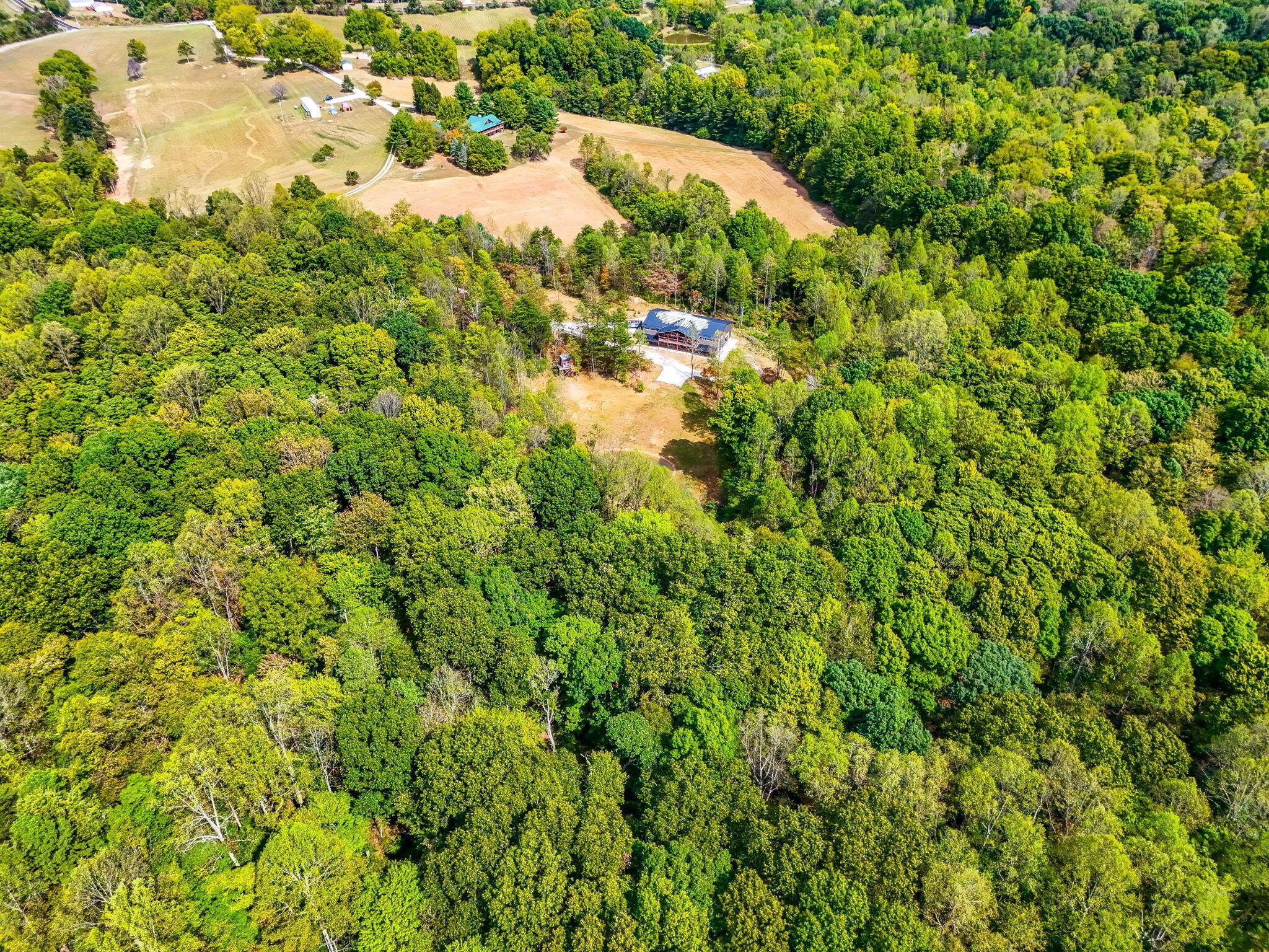 13427 Oh-374, Rockbridge, Ohio image 26