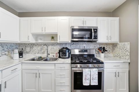 Tiny photo for 1905 Woodcrest Road, Columbus, OH 43232 (MLS # 226007283)