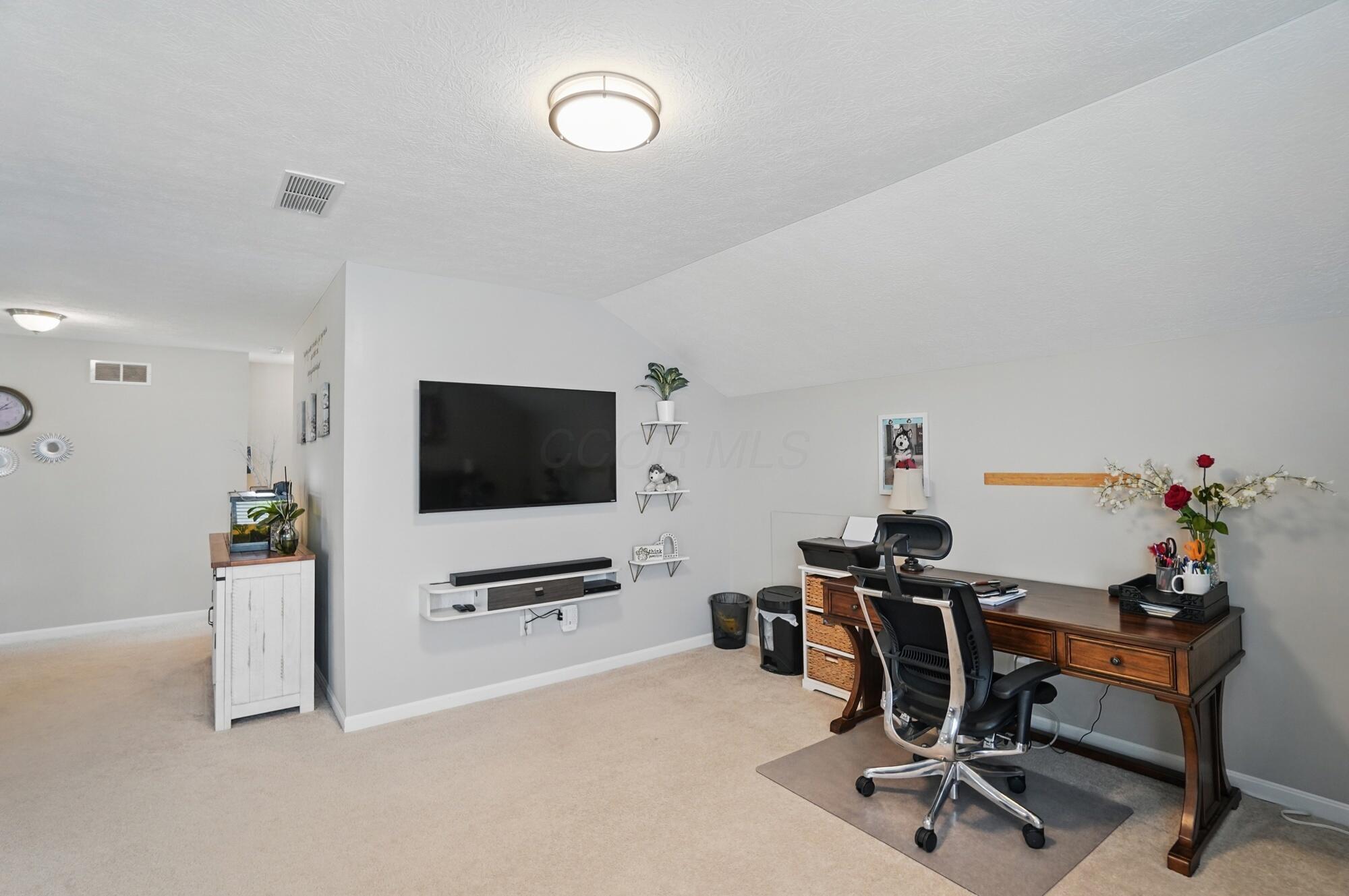 654 Black Hawk Drive, Marysville, Ohio image 31