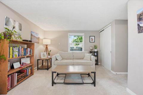 Tiny photo for 577 Bradley Street, Columbus, OH 43201 (MLS # 226016301)