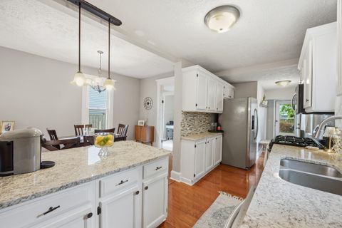 Tiny photo for 577 Bradley Street, Columbus, OH 43201 (MLS # 226016301)