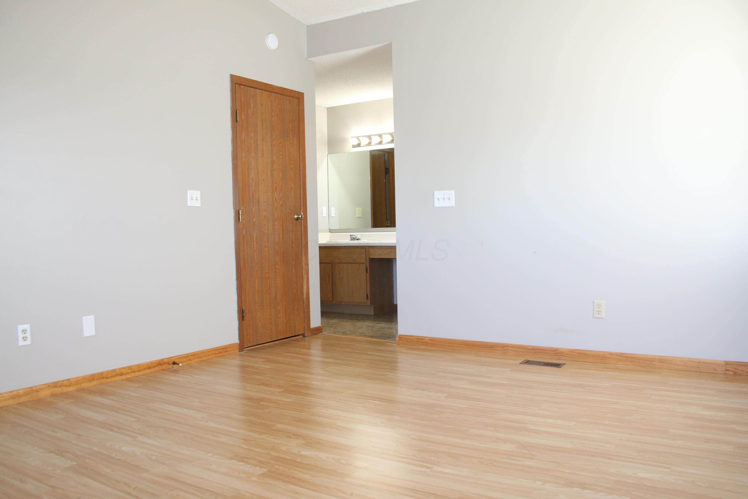 Hilliard, Ohio 43026, United States, 3 Bedrooms Bedrooms, ,3 BathroomsBathrooms,Residential,Active,226012