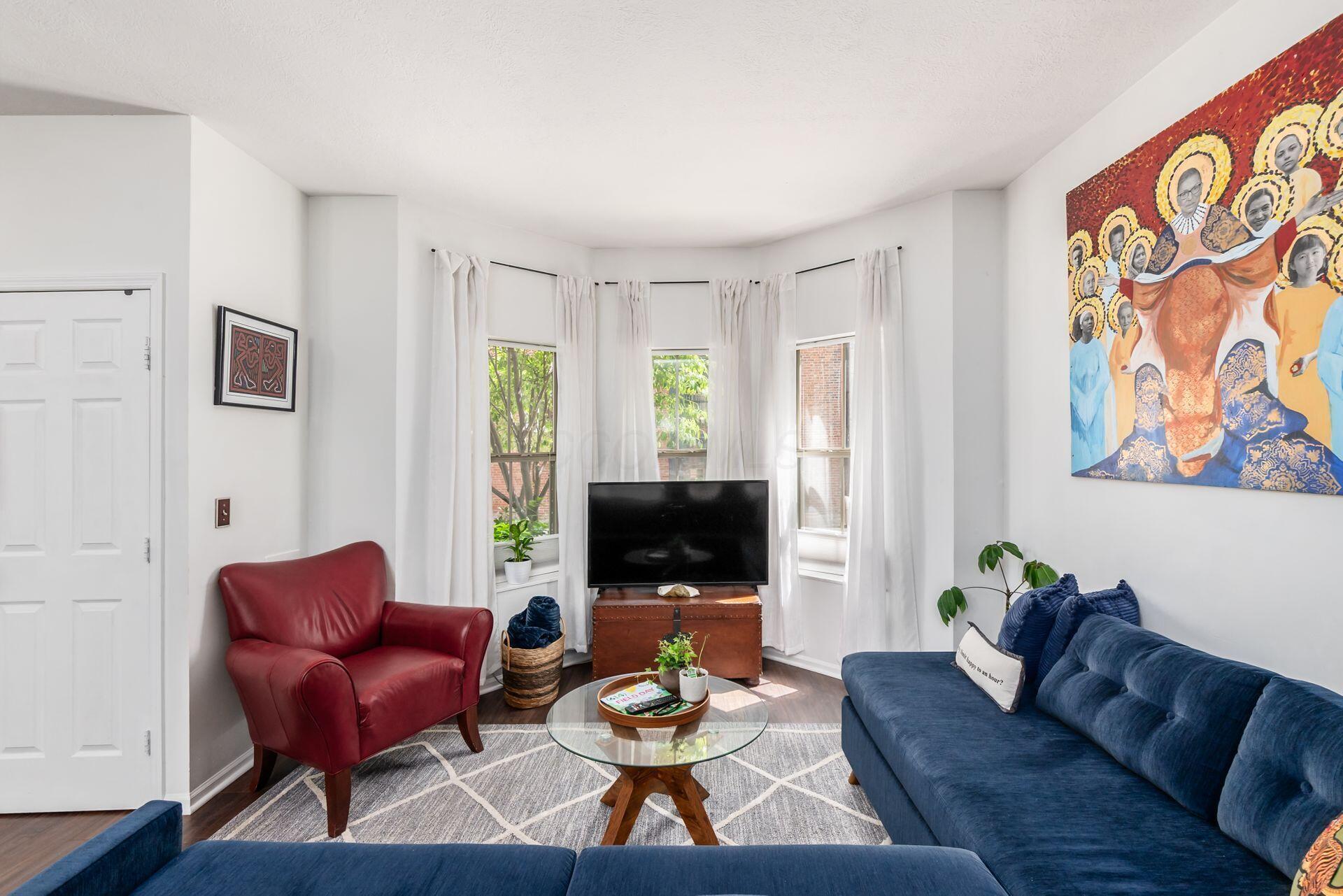 24 W Russell Street