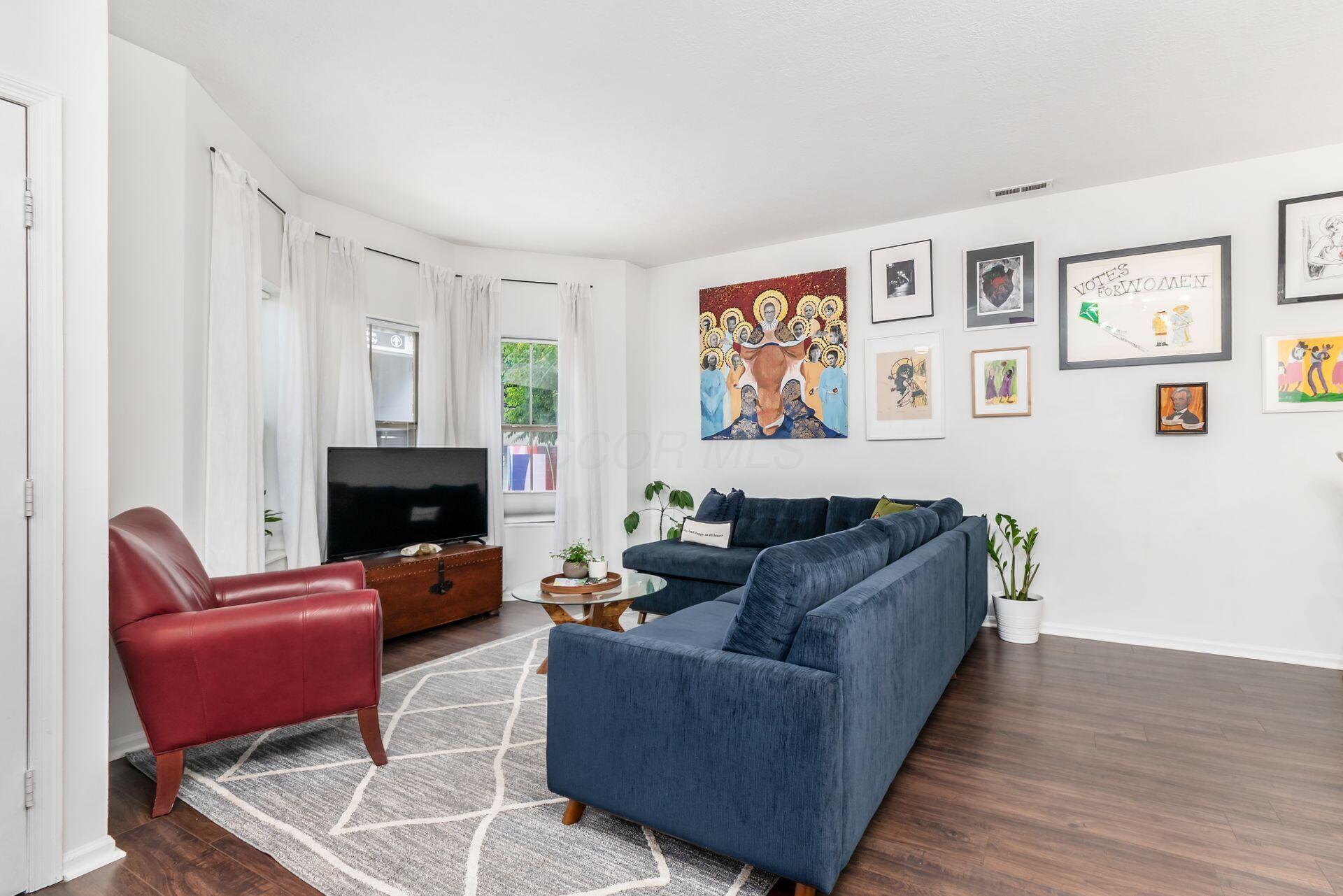 24 W Russell Street