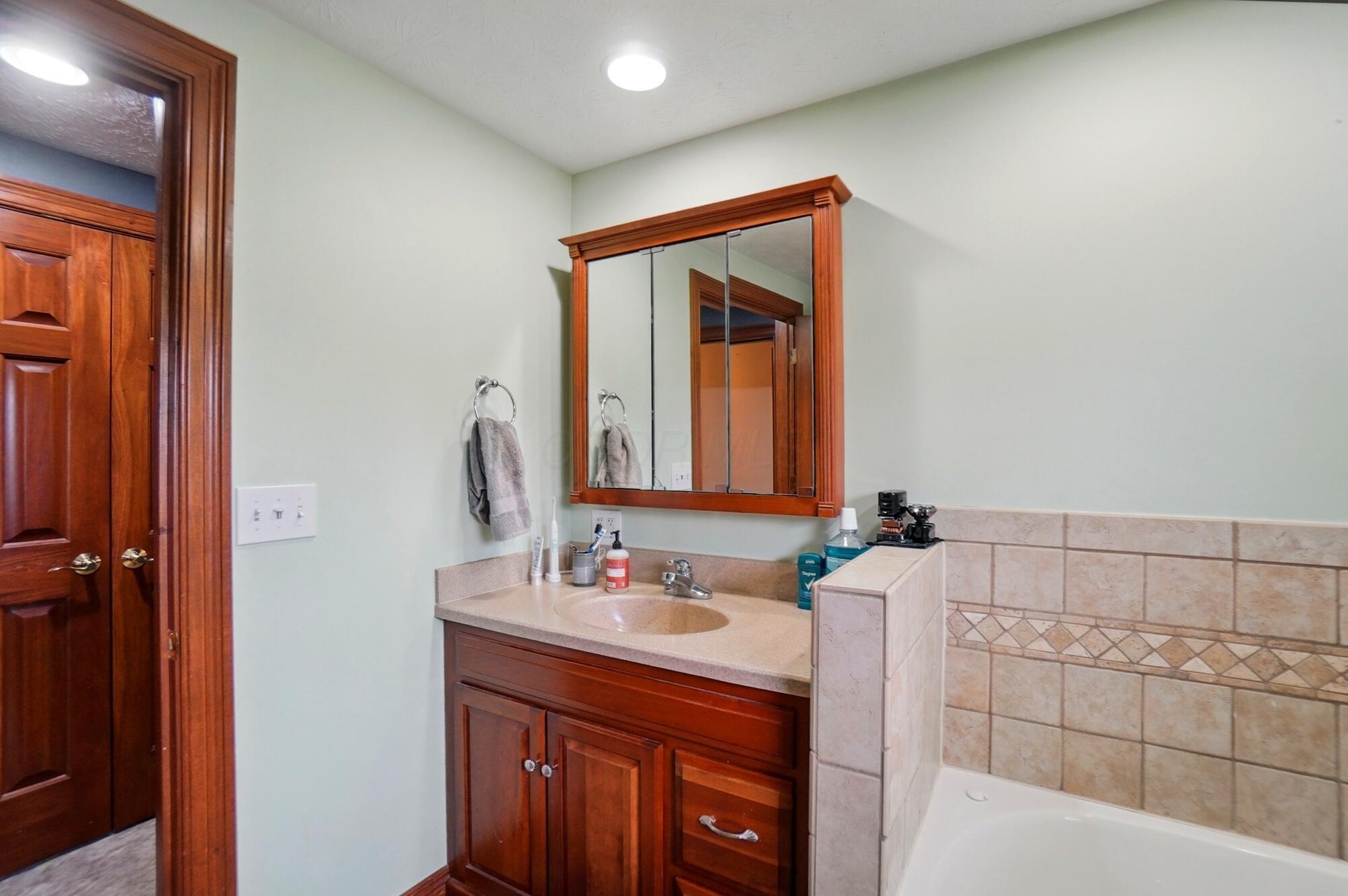 4561 Willowbrook Drive, Springfield, Ohio image 26