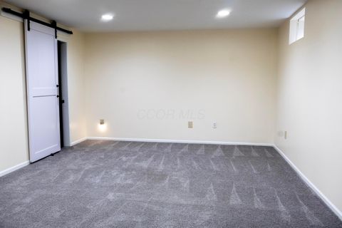 Tiny photo for 1000 Oak Bay Drive, Galloway, OH 43119 (MLS # 226022981)