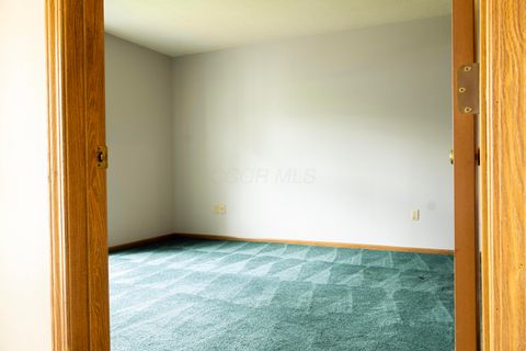 Tiny photo for 1000 Oak Bay Drive, Galloway, OH 43119 (MLS # 226022981)