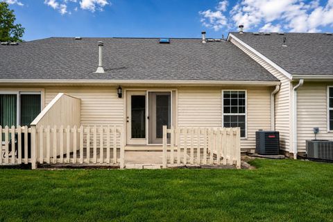 Tiny photo for 1000 Oak Bay Drive, Galloway, OH 43119 (MLS # 226022981)
