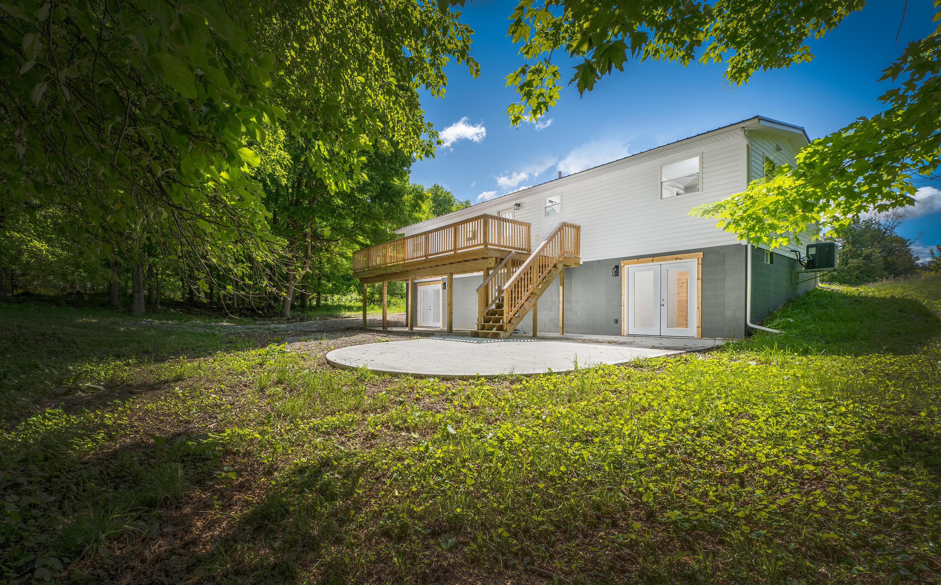 26 Crabtree Court, Howard, Ohio image 2