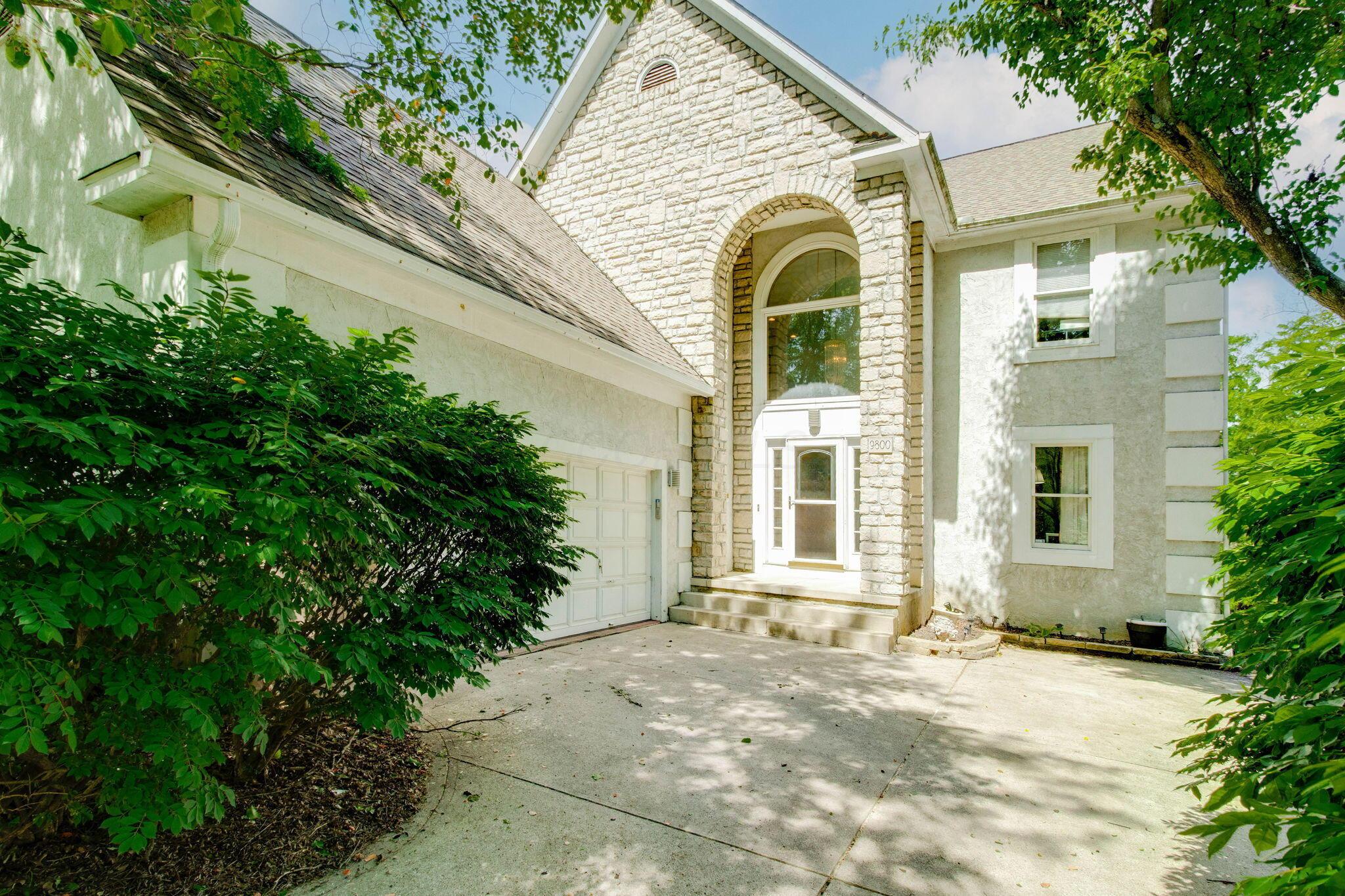 9800 Oxford Circle, Powell, Ohio image 1