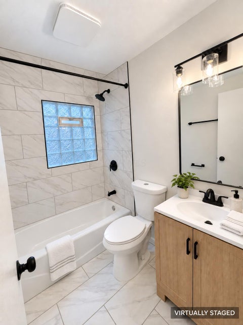 Tiny photo for 4794 Hillcrest Street N, Hilliard, OH 43026 (MLS # 226036193)