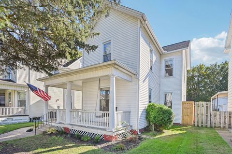 Photo of 404 E 6th Avenue, Lancaster, OH 43130 (MLS # 225038948)