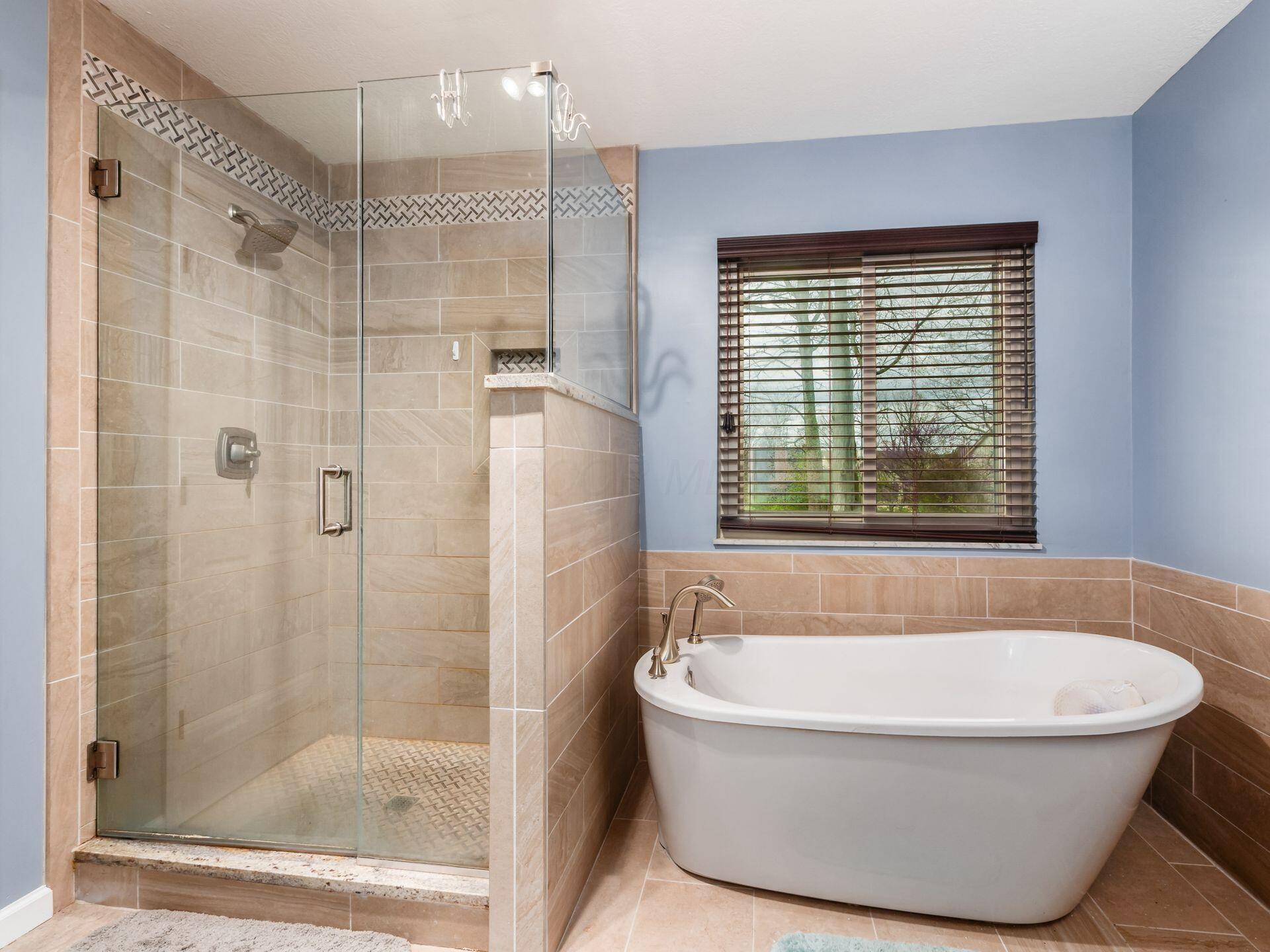 4777 Dunmann Way, Grove City, Ohio image 32