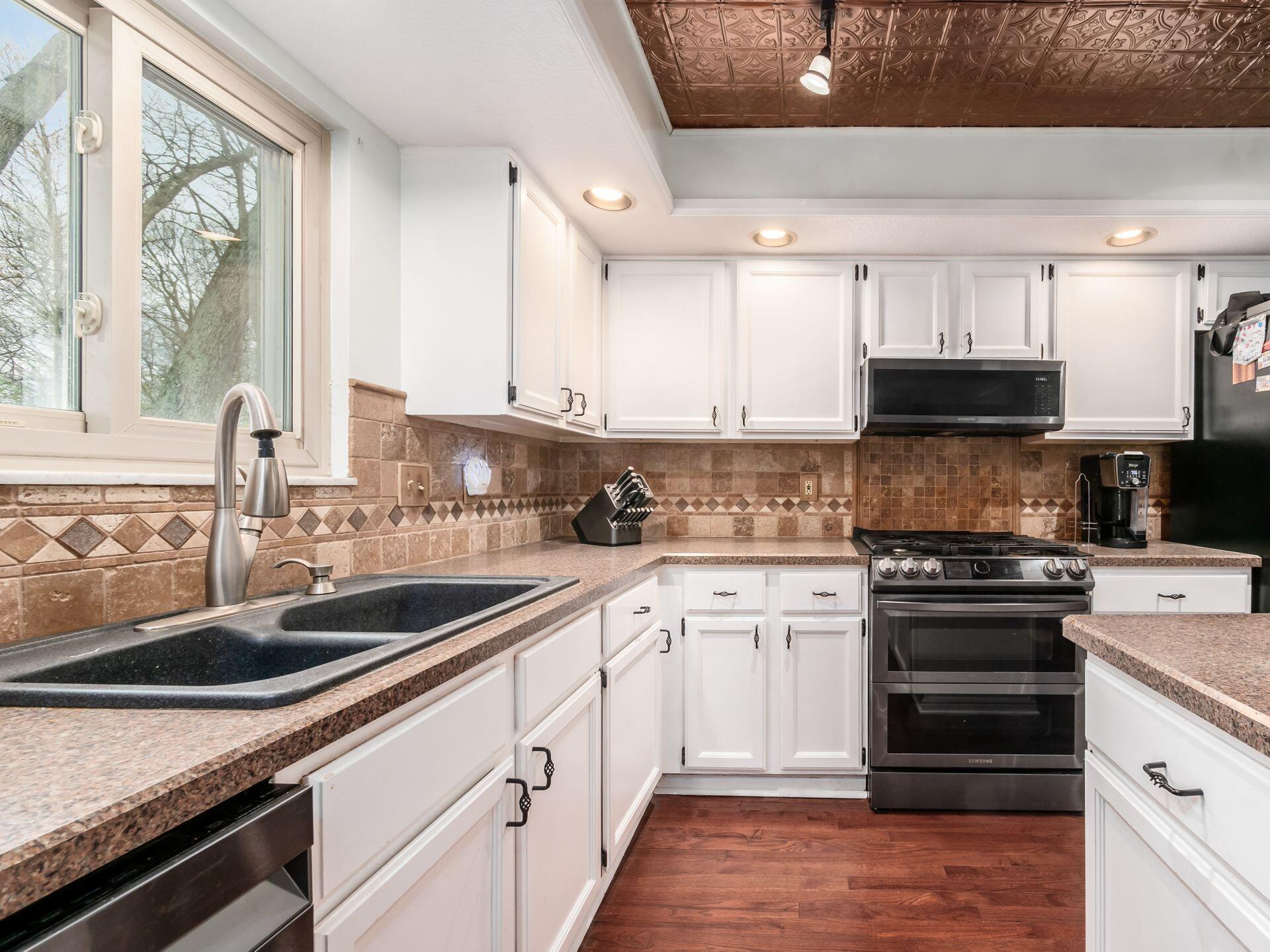 4777 Dunmann Way, Grove City, Ohio image 12