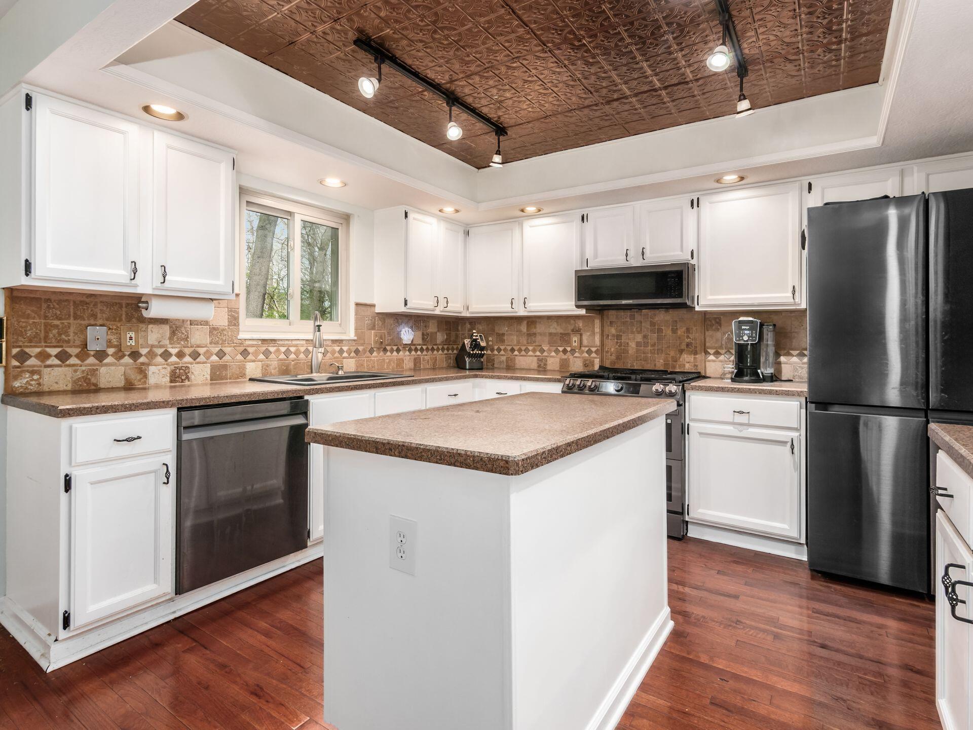 4777 Dunmann Way, Grove City, Ohio image 10