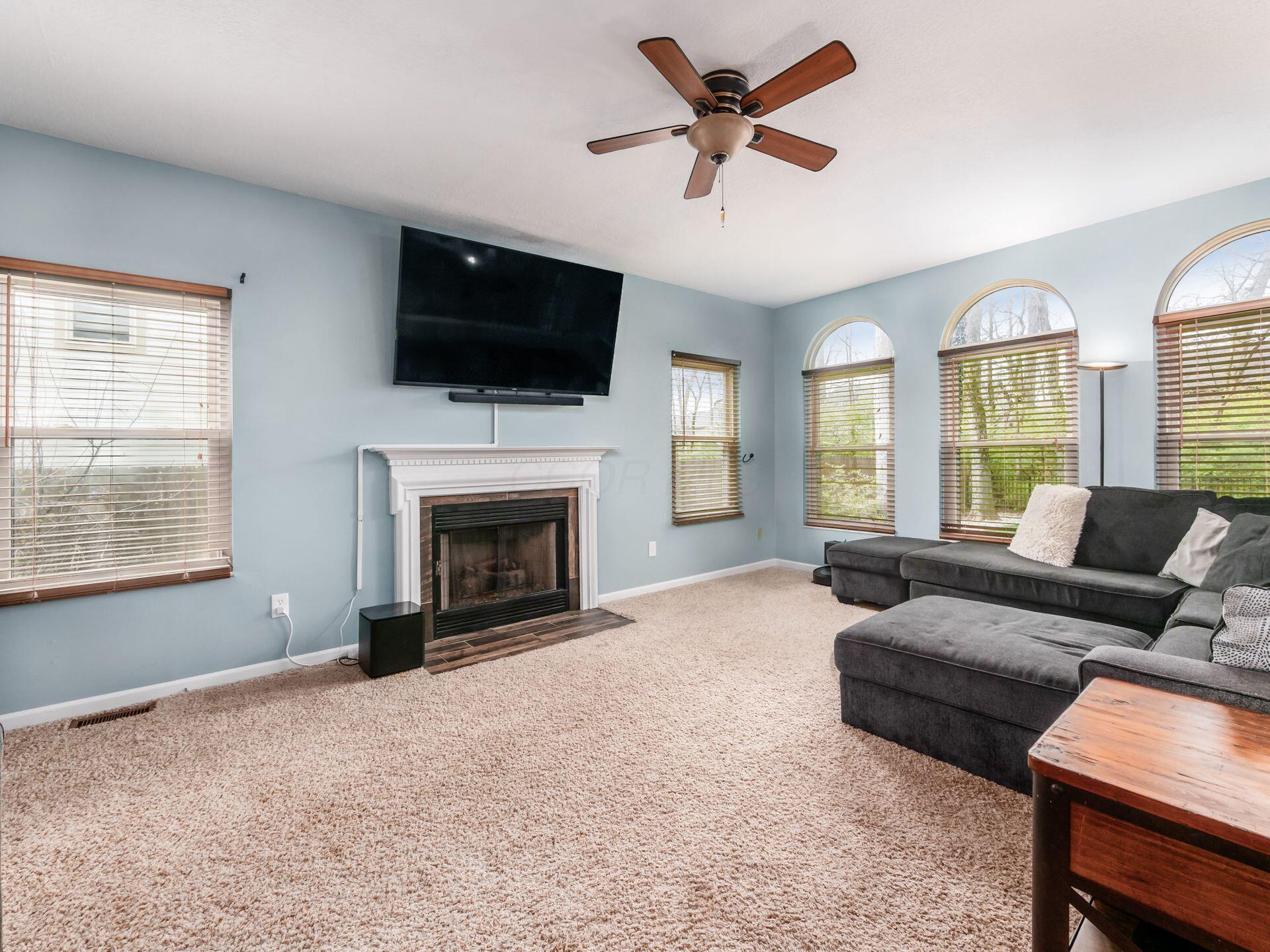4777 Dunmann Way, Grove City, Ohio image 8