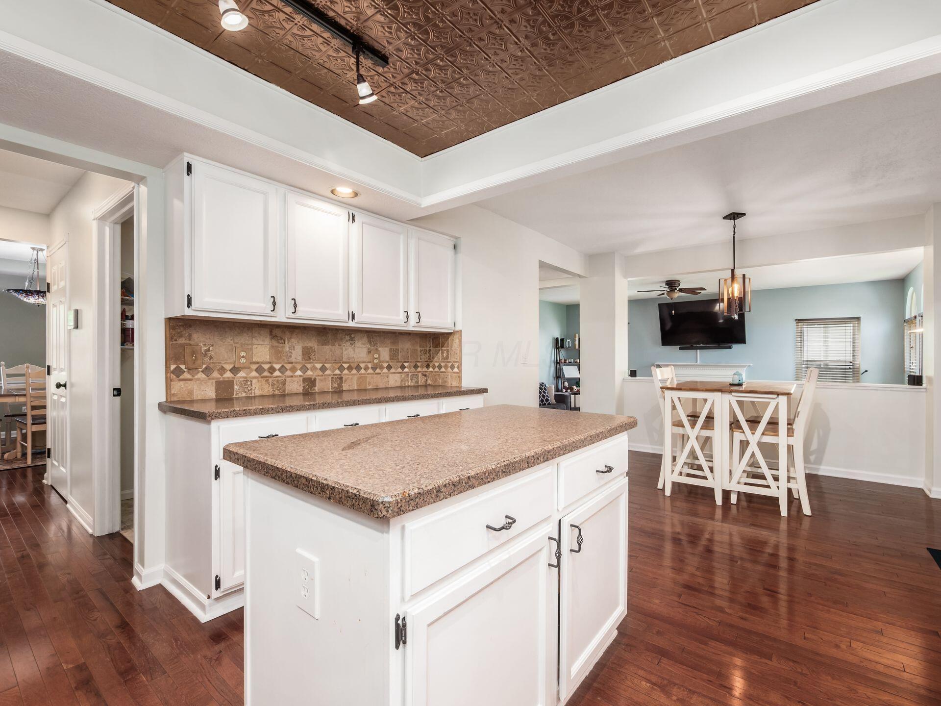 4777 Dunmann Way, Grove City, Ohio image 14