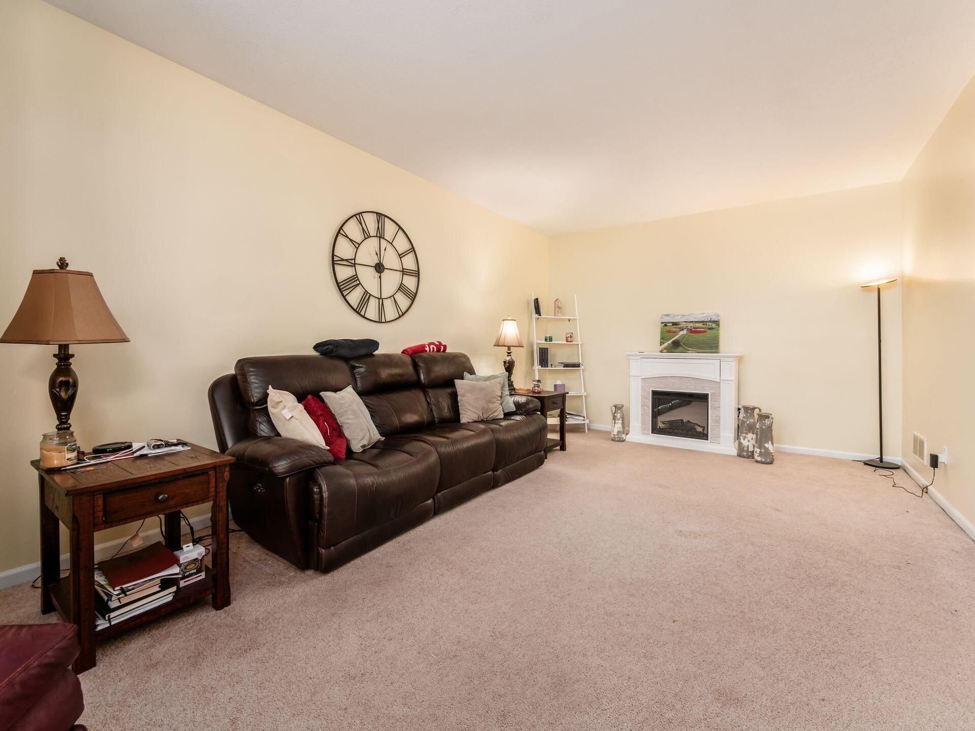 4777 Dunmann Way, Grove City, Ohio image 21
