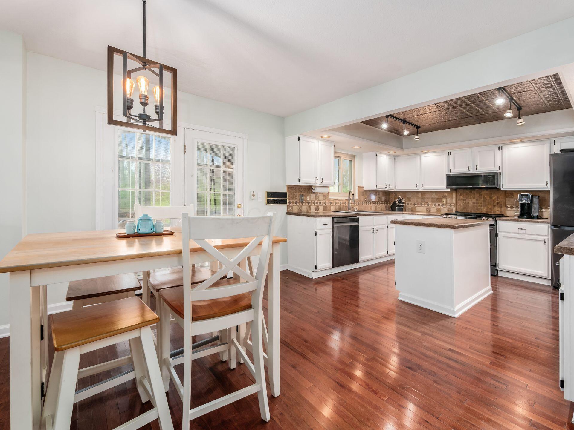 4777 Dunmann Way, Grove City, Ohio image 15