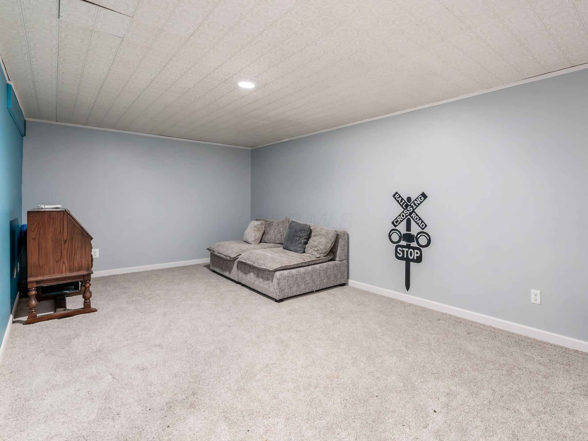 4777 Dunmann Way, Grove City, Ohio image 41