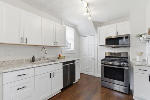 Tiny photo for 379 E 8th Avenue, Columbus, OH 43201 (MLS # 226010276)