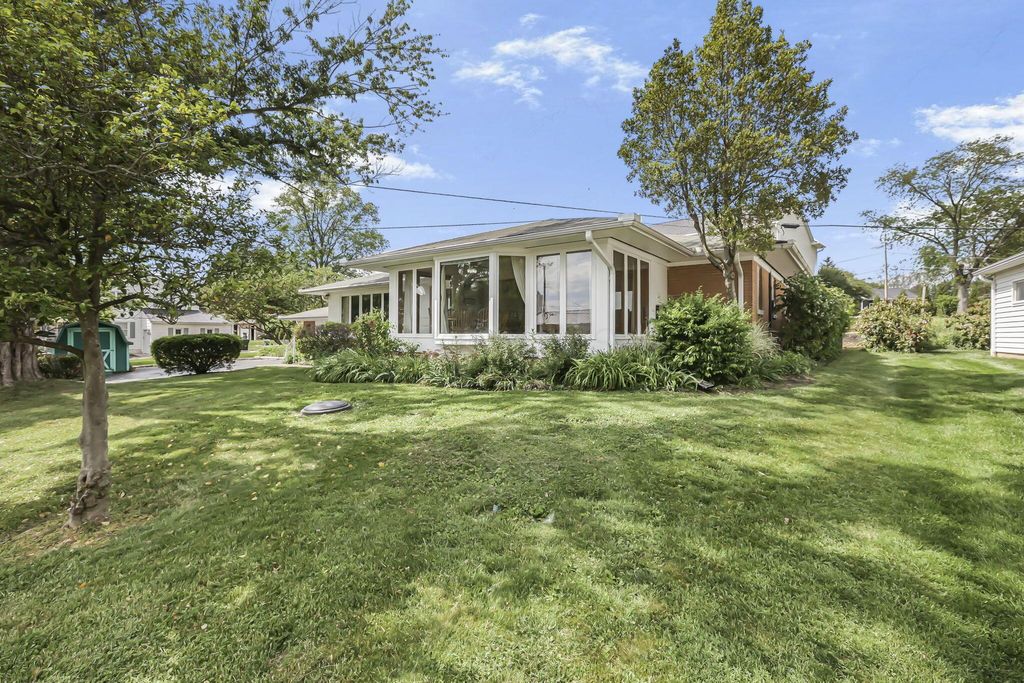 Photo of 286 Lakeshore Drive W, Hebron, OH 43025 (MLS # 226018513)