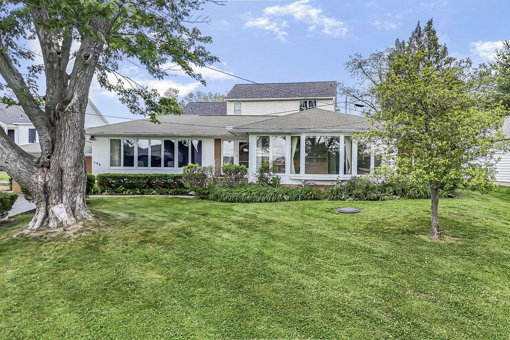 Photo of 286 Lakeshore Drive W, Hebron, OH 43025 (MLS # 226018513)