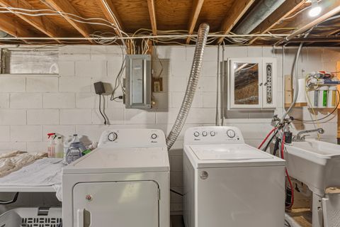 Tiny photo for 93 N Utah Avenue, Newark, OH 43055 (MLS # 226002802)