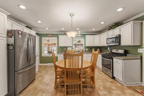 Tiny photo for 93 N Utah Avenue, Newark, OH 43055 (MLS # 226002802)