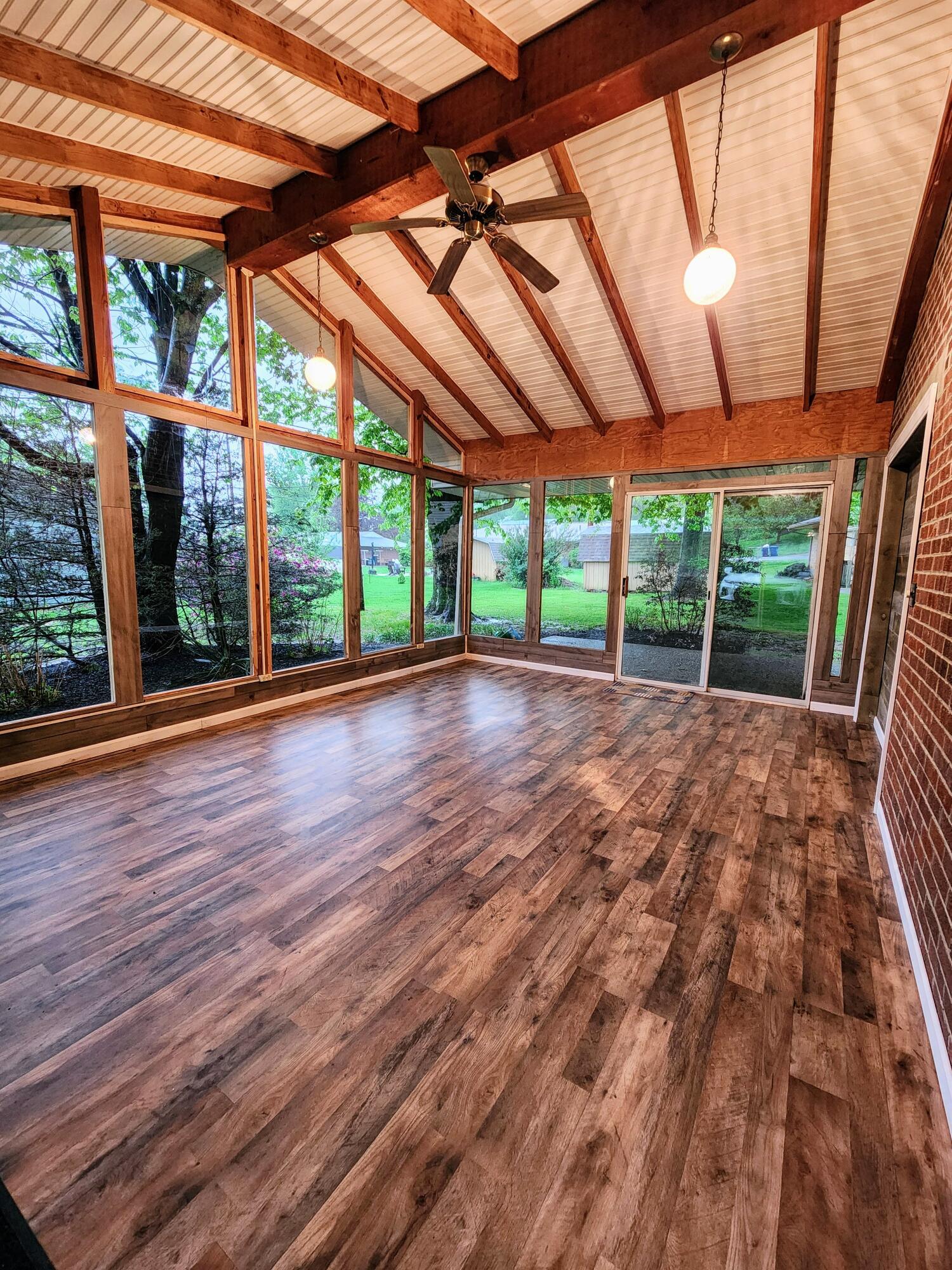 9005 Eckelberry Road, Cambridge, Ohio image 11