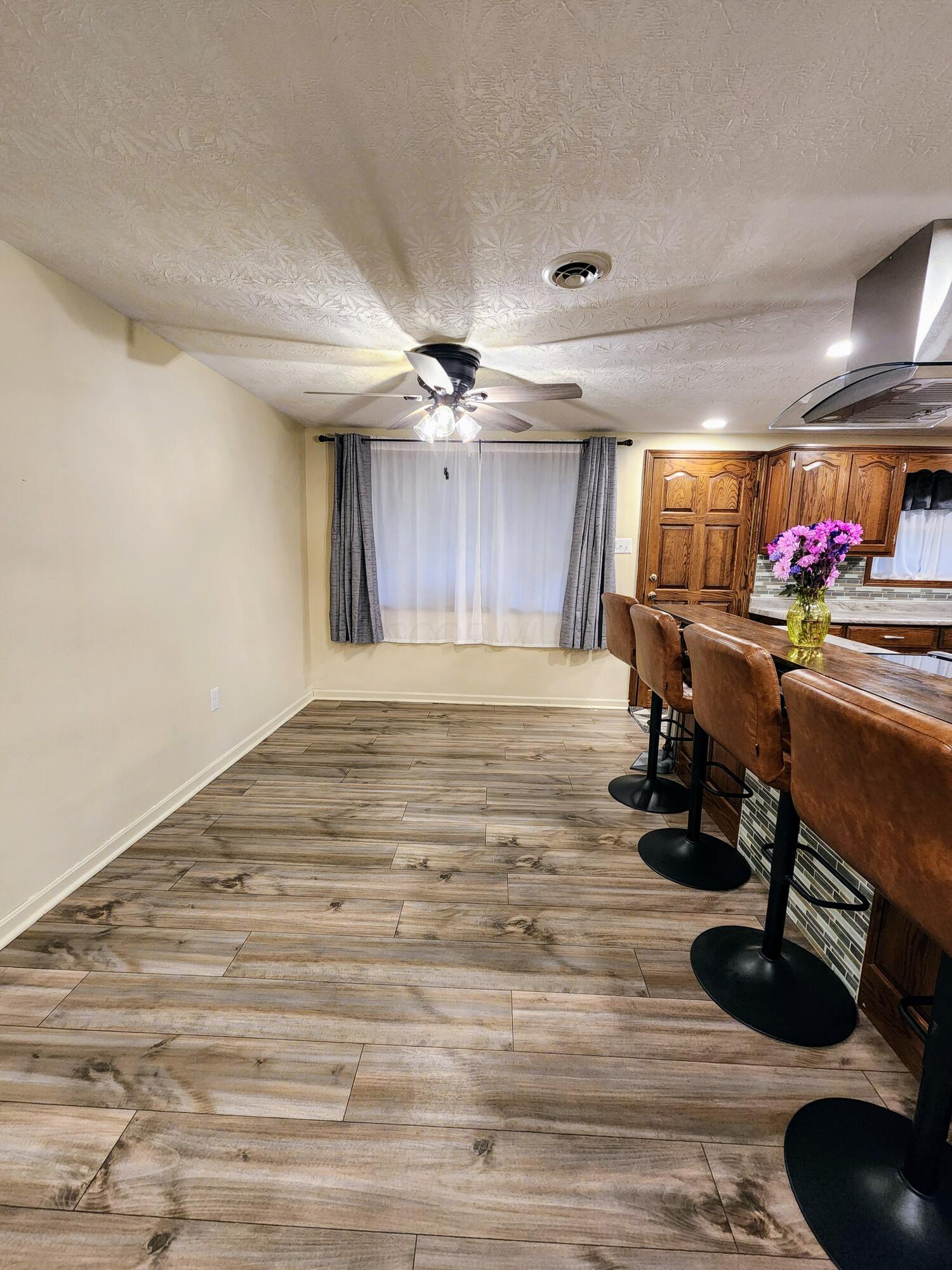 9005 Eckelberry Road, Cambridge, Ohio image 7