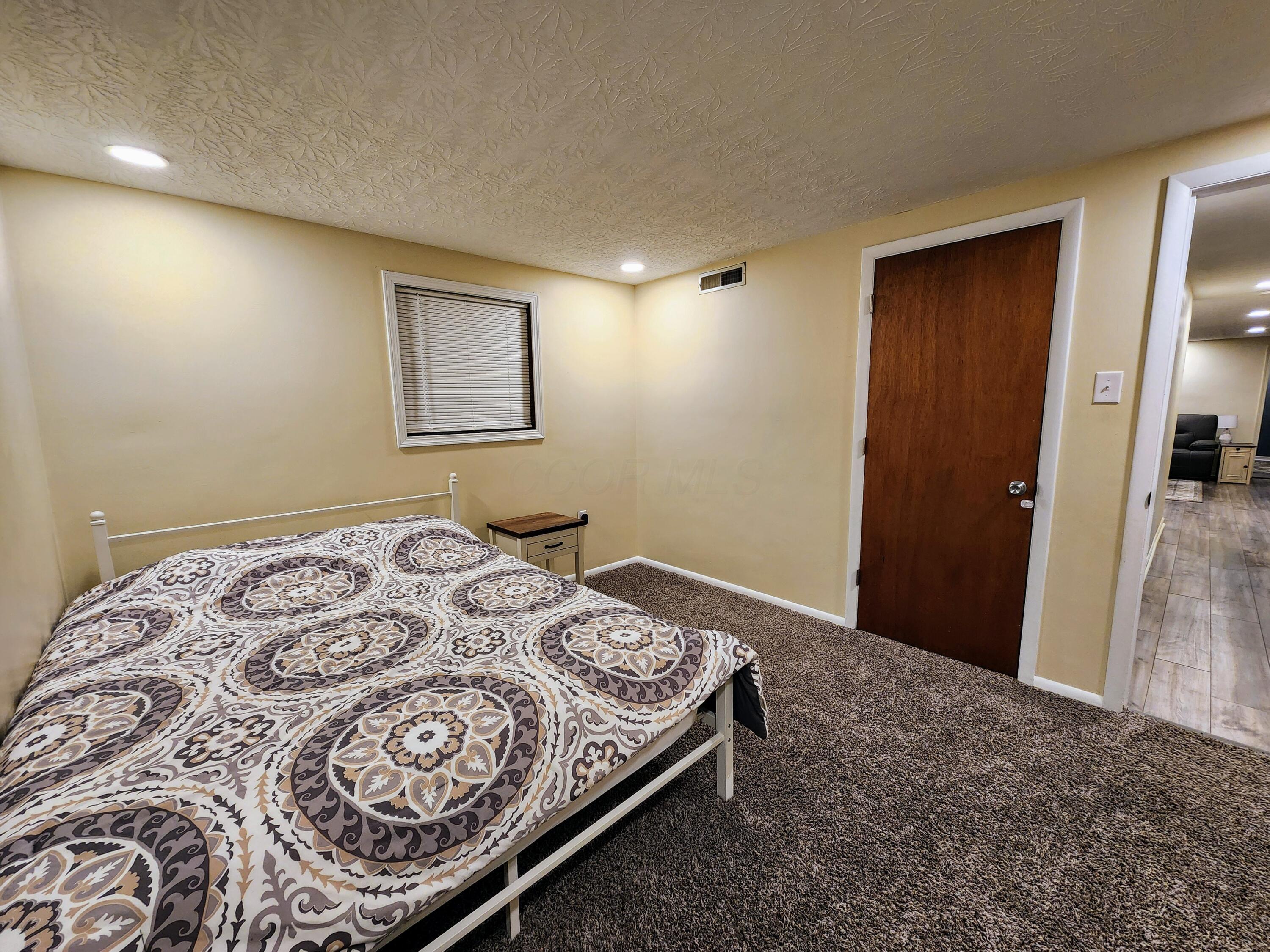 9005 Eckelberry Road, Cambridge, Ohio image 18