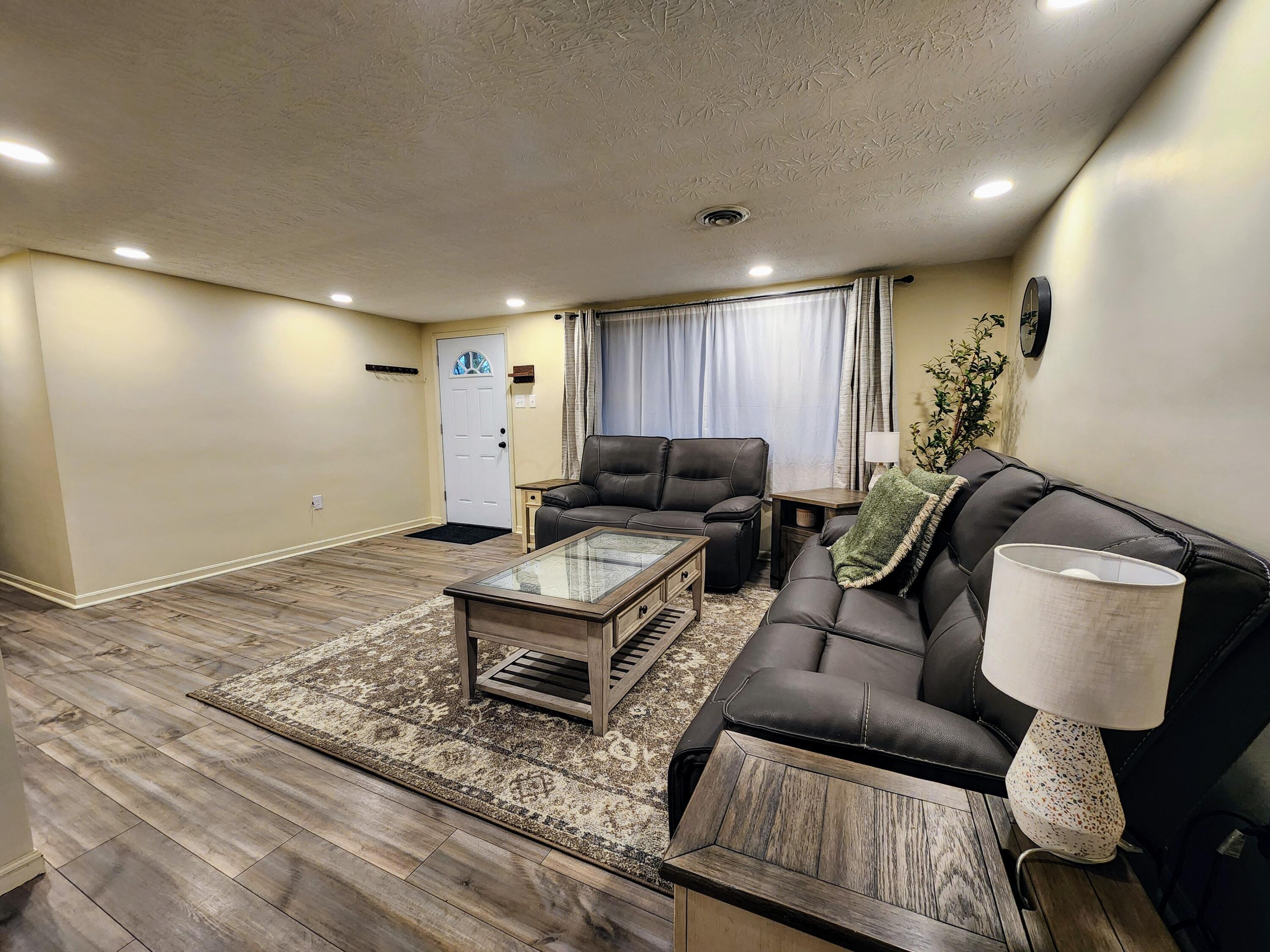 9005 Eckelberry Road, Cambridge, Ohio image 3