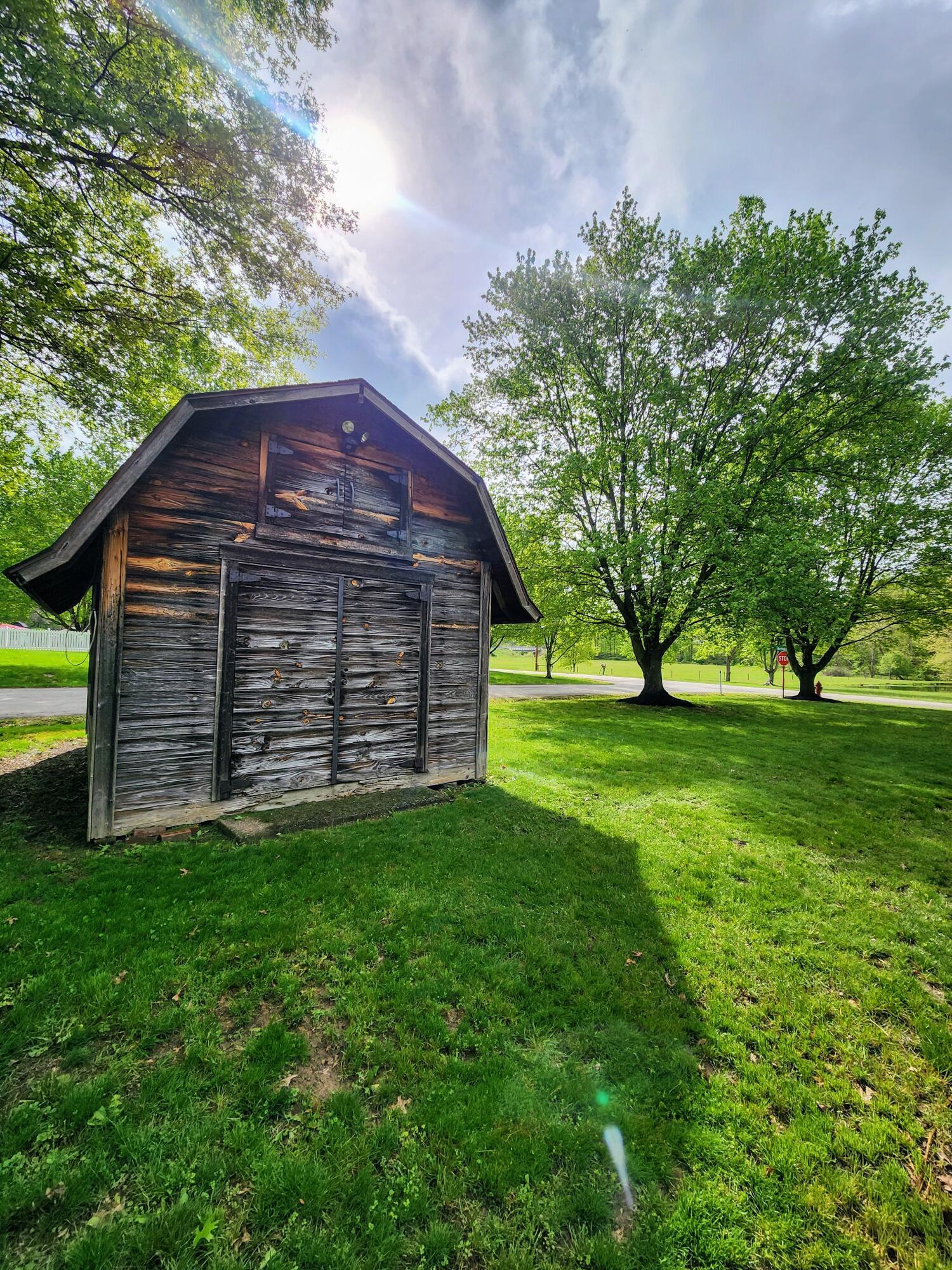 9005 Eckelberry Road, Cambridge, Ohio image 28