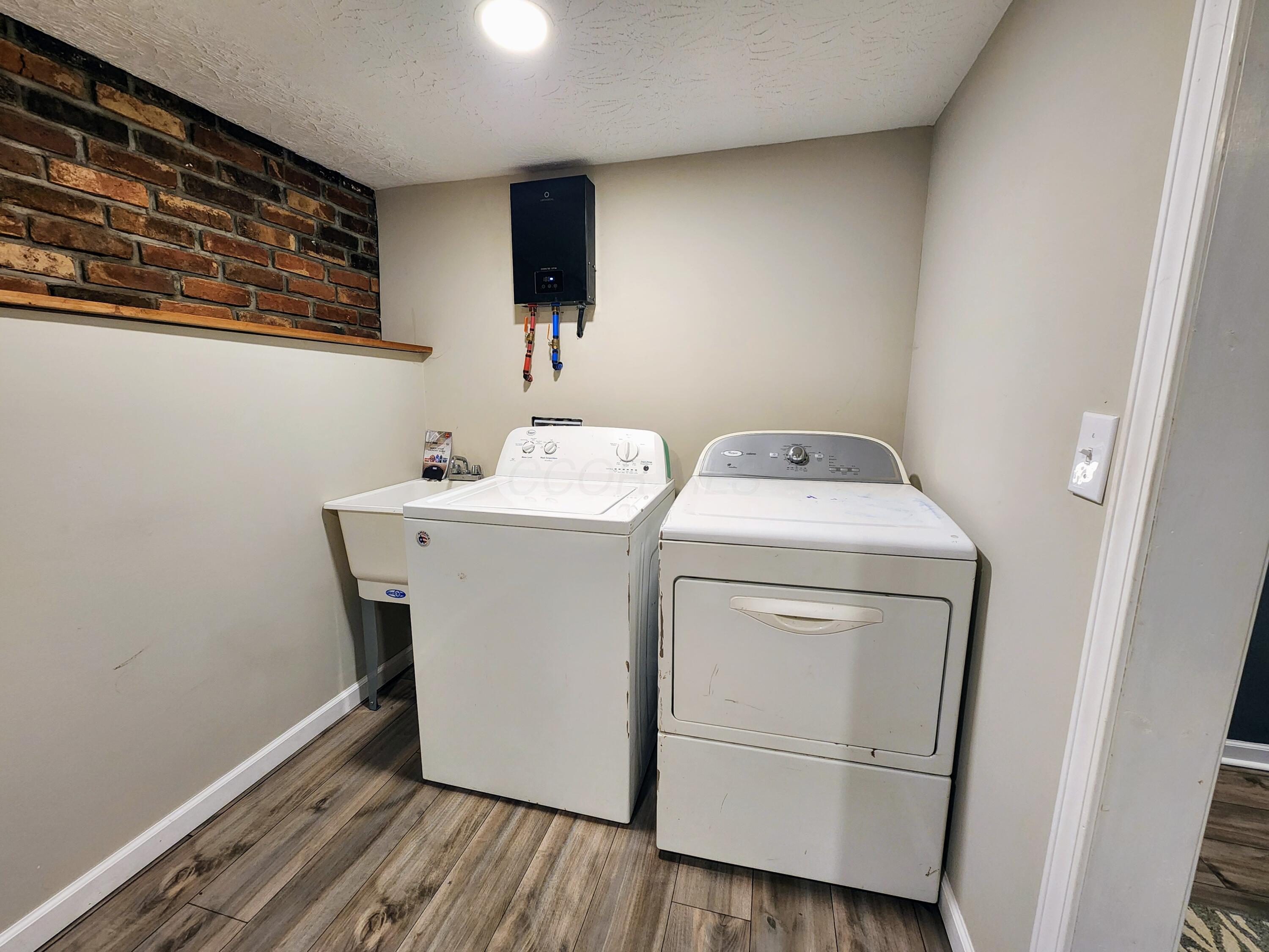 9005 Eckelberry Road, Cambridge, Ohio image 13