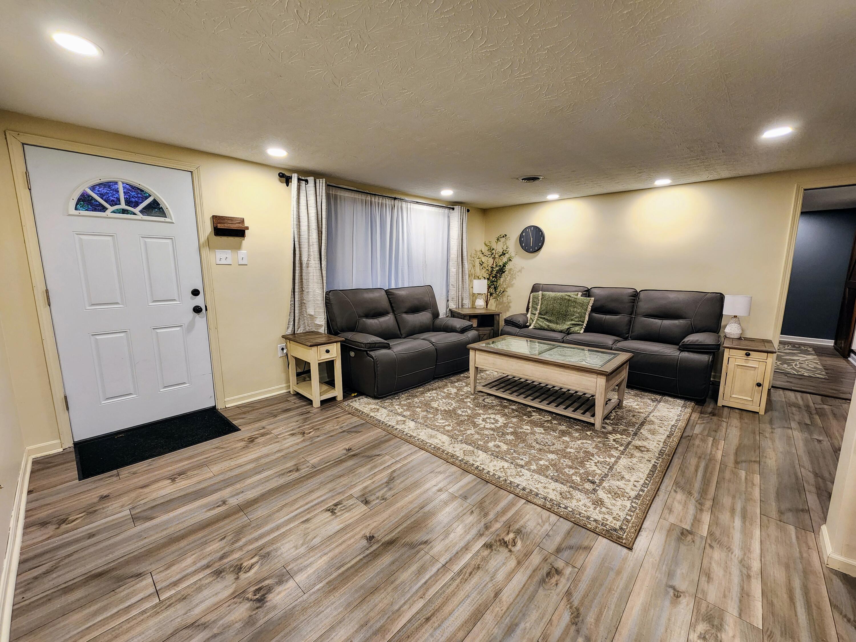 9005 Eckelberry Road, Cambridge, Ohio image 2