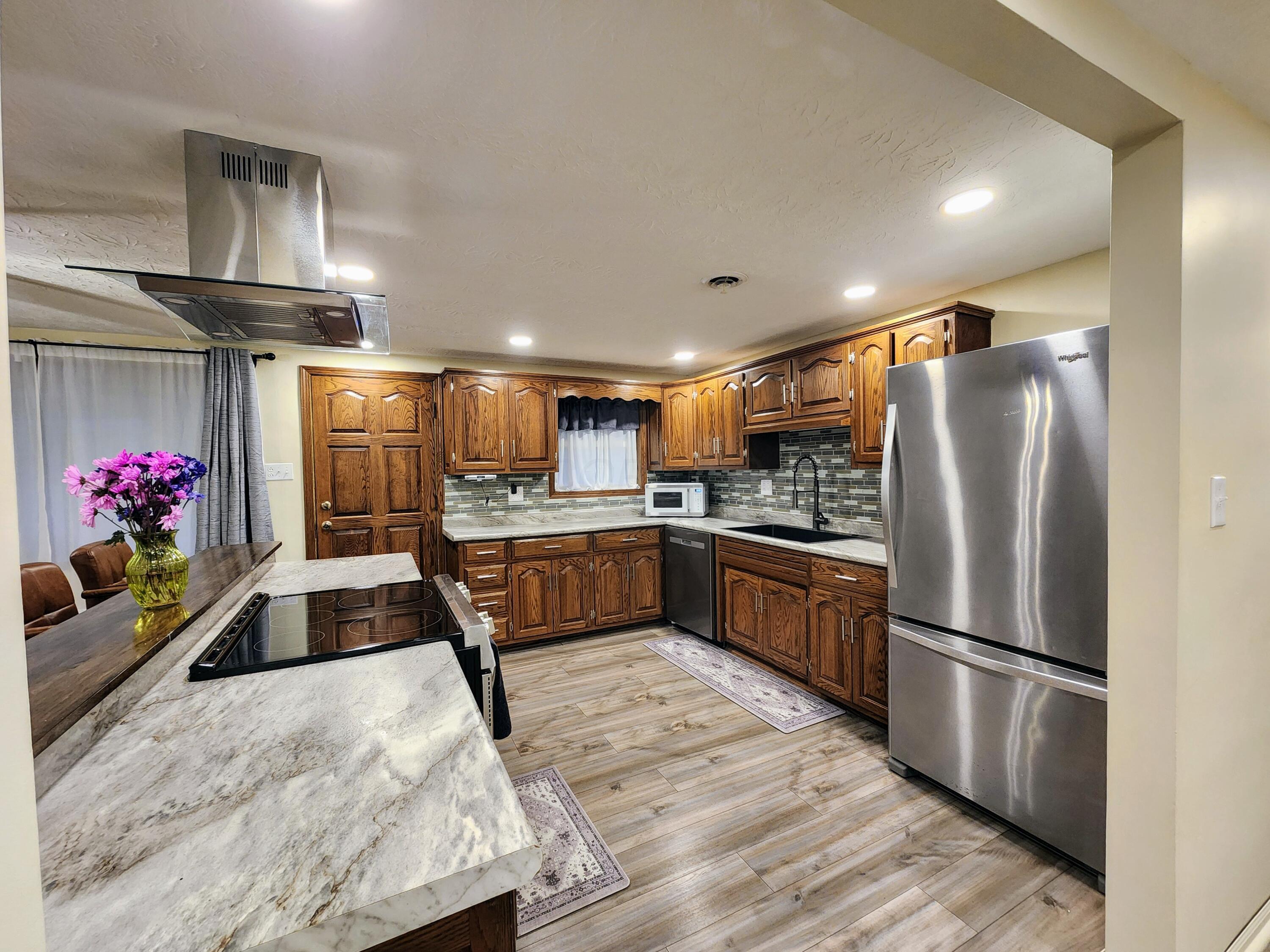 9005 Eckelberry Road, Cambridge, Ohio image 5