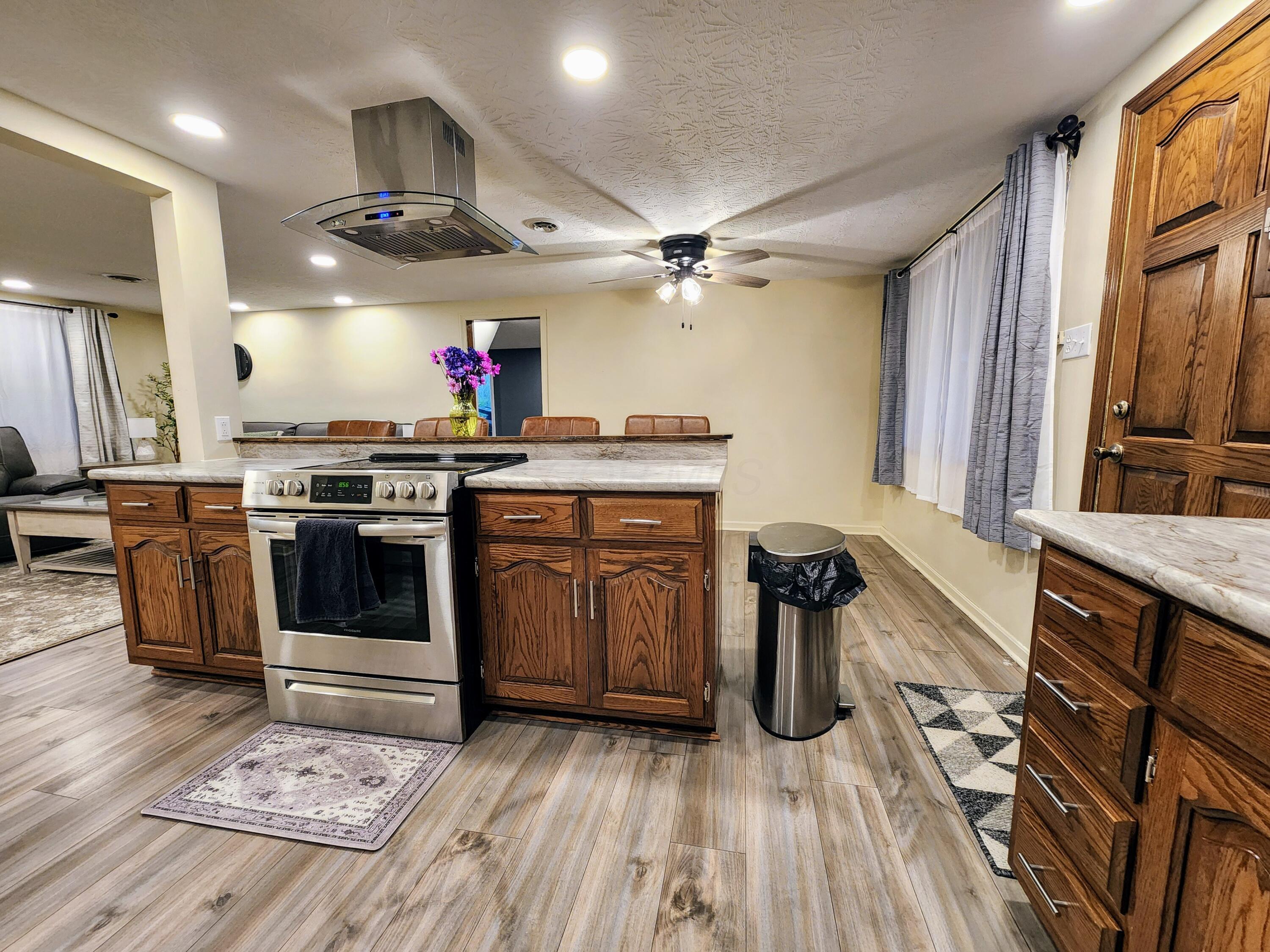 9005 Eckelberry Road, Cambridge, Ohio image 6